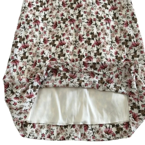 Everly 90’s/ 2000’s floral Dress - Picture 8 of 10